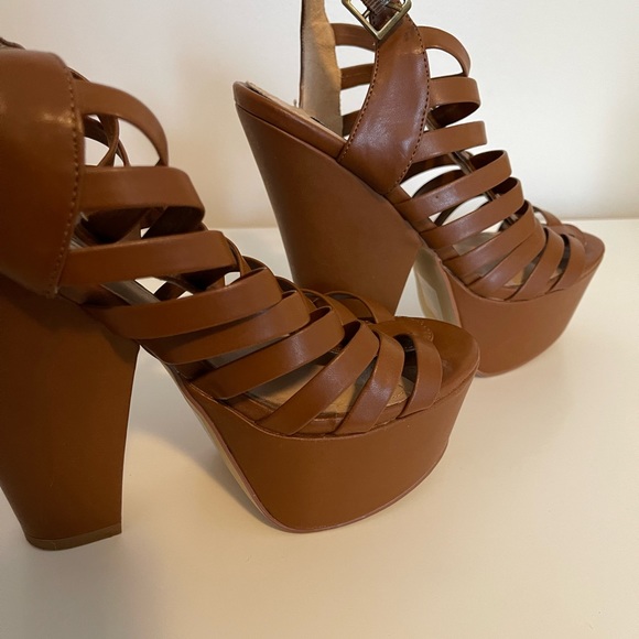 Steve Madden Glendael Caged Heel - Picture 8 of 11